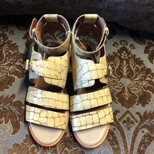 Vintage by Jeffrey Campbell